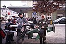 f12001_1.jpg